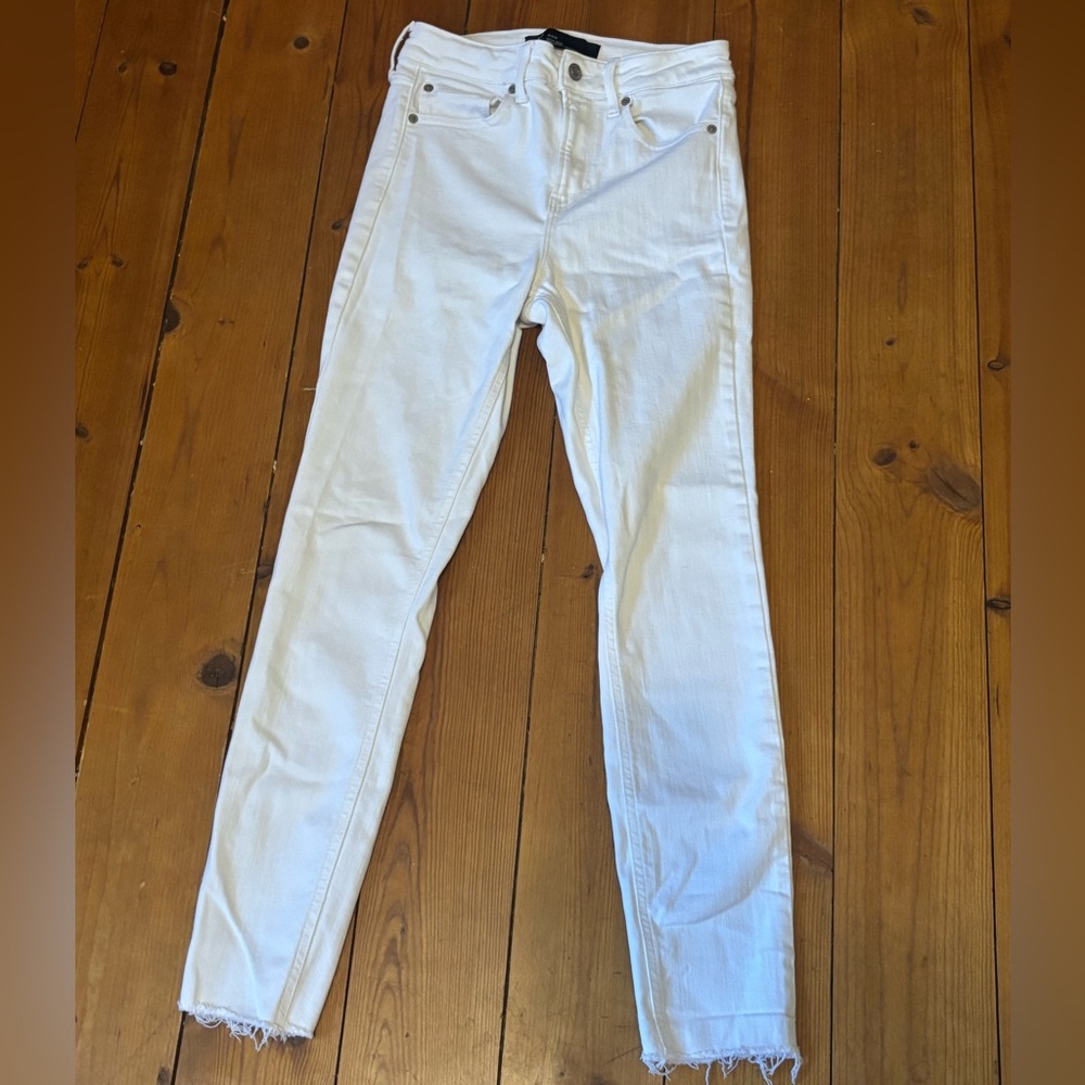 GAP White Denim High Rise Universal Legging